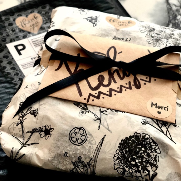 Let Me Make Your Purchase Special! 🥂🖤✨ - Picture 7 of 16